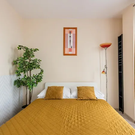 Astoria Magic Orange, Old Town, Free Parking *