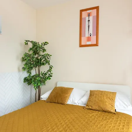 Cozy Modern Astoria Magic Orange Old Town * Krakow