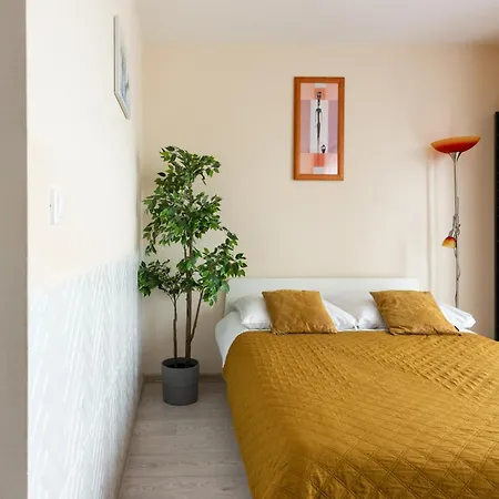 Cozy Modern Astoria Magic Orange Old Town * Krakau