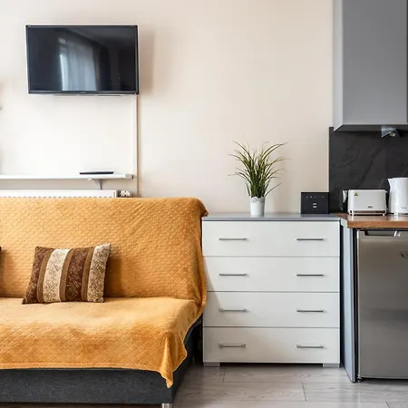 Cozy Modern Astoria Magic Orange Old Town Apartment *