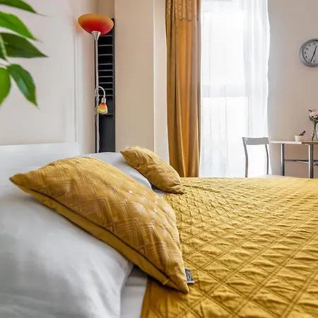 Cozy Modern Astoria Magic Orange Old Town