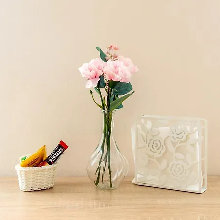 Cozy Modern Astoria Magic Orange Old Town Apartment