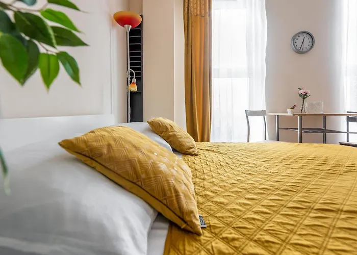 Cozy Modern Astoria Magic Orange Old Town